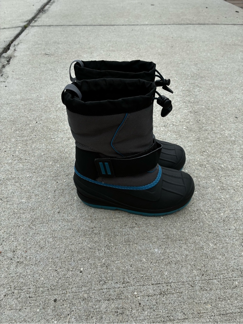 Cat and Jack Black Grey Blue Winter Snow Boots Toddler Kid Size 13